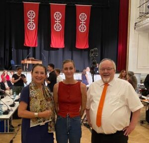 Die ÖDP im Mainzer Stadtrat mit ihren beiden Stadträten Dagmar Wolf-Rammensee und Claudius Moseler, sowie Fraktionsgeschäftsführerin Rebecca Möhle (Mitte). - Foto: ÖDP Mainz