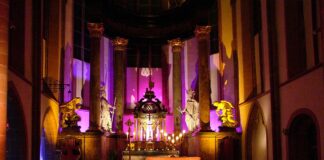 „ACHTgeben“: Acht Kirchen in Mainz laden zur 9. Nacht der Offenen Kirchen mit Jazz, Messwein-Tasting, Chormusik und Meditation