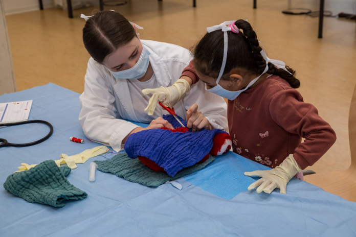 23. Teddyklinik der Universität Mainz öffnet am 19. Oktober 2024: Kindern Angst vorm Arztbesuch nehmen