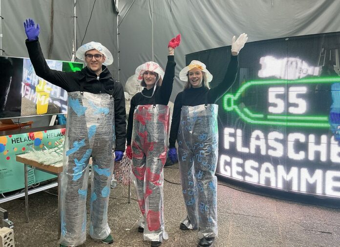 Oktopus fängt Plastik an Rosenmontag in Mainz: Hochschule Mainz bringt nach Helau-O-Mat „Meerwert Helau“ in Fastnachtsumzug