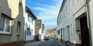 Versuchter Bankraub in Mainz-Bretzenheim: Polizei stoppt 60 Jahre alte Frau mit Messer