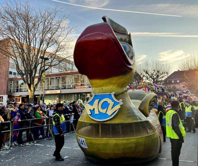 MCV: Mainzer Rosenmontagszug muss kürzer werden – Konzentration auf Mainzer Garden und Vereine, Zugplakettcher Pflicht