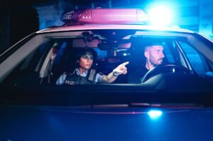 Nachtstreife 5.0: Anja Ramesh und Paul Wiens fahnden in "Der tödliche Schuss" nach dem, Täter. - Foto: SWR/Christian Mader