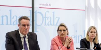 CDU in Mainz wirft Ministerpräsident Schweitzer erneut Parteiarbeit im Amt vor: Klage wegen Pressekonferenz in Berlin erweitert