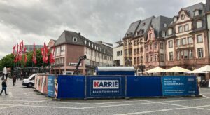 Bauzaun statt Wahrzeichen: So sah der Mainzer Markt für rund zehn Monate aus. - Foto: gik