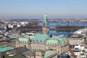 Alsterblick Hamburg. - Foto via Wikimedia von Thomas Wolf, www.foto-tw.de