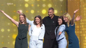 Levin McKenzie und die vier weiteren Finalistinnen: Das sind die fünf Finalistinnen: Anna Zenz (Mosel), Lucia Winterhalter (Baden), Katja Simon (Hessische Bergstraße) und Emma Meinhardt (Saale-Unstrut). – Screenshot: gik