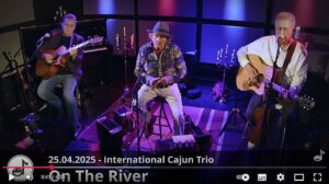 Das International Cajun Trio im April 2025 bei einem Auftritt im Jazzclub Kelkheim. - Video: Jazzclub Kelkheim, Screenshot: gik