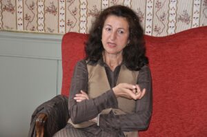 Die deutsch-türkische Migrationsforscherin Necla Kelek in einem Interview 2010. - Foto: Medienmagazin Pro via Wikipedia