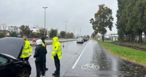 Kontrolle der Mainzer Polizei im Oktober 2025 zu den Themen Auto-Poser und Senioren am Steuer. - Foto: Polizei Mainz