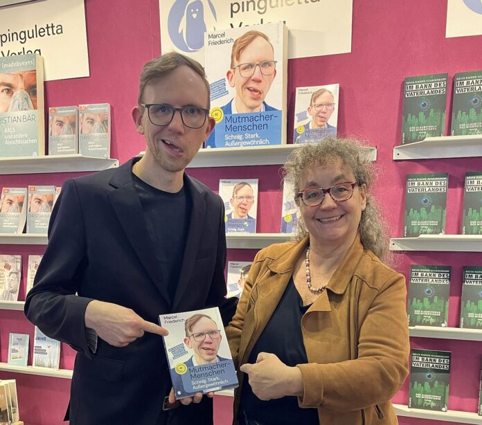 Marcel Friederich: „Anders Sein ist meine Superkraft“ – Der Mainzer Journalist über sein Projekt Mutmacher-Menschen und sein Buch