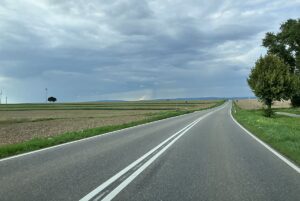 Kommt nun doch ein Ausbau der bislang nur zwei Spuren umfassenden Rheinhessenstraße - Foto: gik