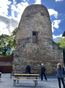 Der Drususstein mit neu gestaltetem Umfeld im September 2025. - Foto: gik