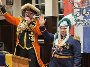 Ein "Meenzer Hirsch>" für den Oberindianer von Mainz-Finthen, Christian Weil. - Foto: gik 