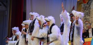 Gelungenes Raum-Zeit-Experiment bei „Donnerstag Night Alive“ im Schloss zu Mainz: Eiskalte Brüder luden zur ersten Kurzsitzung