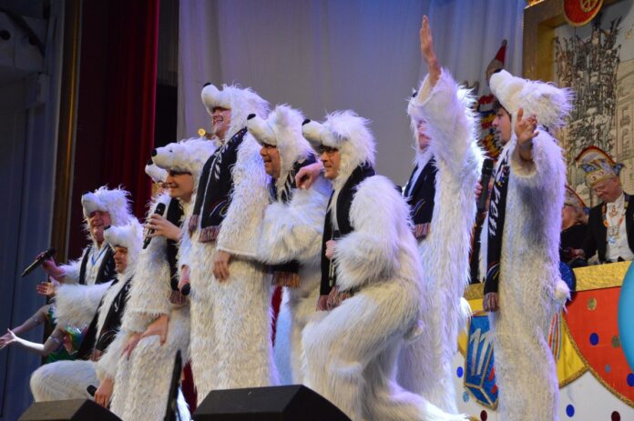 Gelungenes Raum-Zeit-Experiment bei „Donnerstag Night Alive“ im Schloss zu Mainz: Eiskalte Brüder luden zur ersten Kurzsitzung