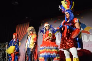 Herrlich närrisches Dreigestirnin bei der GCVrau. - Foto: gik 