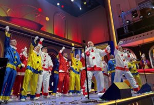 So kennt man die Mainzer Hofsänger: Als Teil der Fernsehsitzung "Mainz bleibt Mainz" und als Gestalter des großen Finales. - Foto: gik