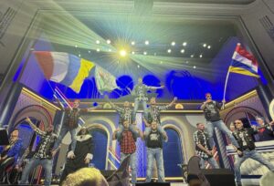 Grandiose Feier der Narretei: Auch die Mainzer Klinik Athleten wurden mit ihren Pyramiden begeistert gefeiert. - Foto: gik