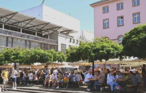 Das Marktfrühstück am Tritonplatz 2025. - Foto: Stadt Mainz, Kristina Schäfer