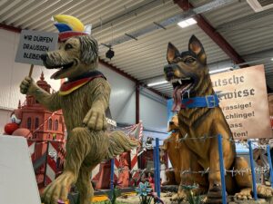 Zugnummer 40: Die Hundewiese und "Wir dürfen draußen bleiben" - Foto: gik