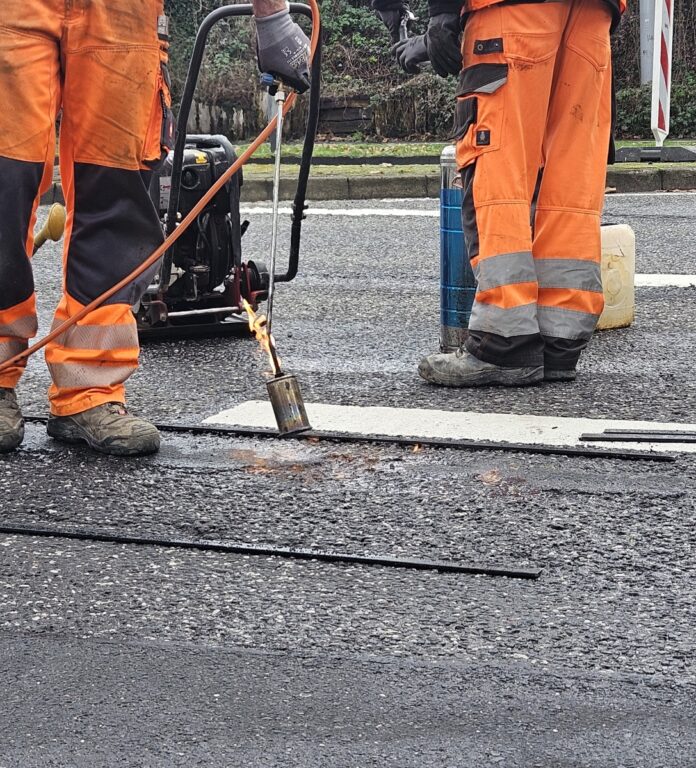 Harter Winter: 5000 neue Schlaglöcher in Wiesbaden – Löcher per Schlagloch-Melder melden – In Mainz: keine Auskunft über Mittel