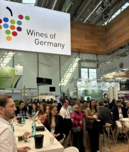 Großes Interesse an "Wines of Germany" auf der ProWein in Düsseldorf. - Foto: DWI
