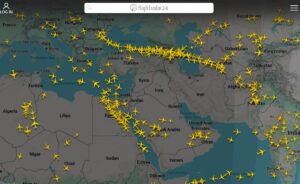 Karte mit dem leer gefegten und gesperrten Luftraum über Iran, Irak und einer Reiher weiterer Staaten der Region am Abend des 02.. März 2026. - Dienst: Flightradar 24, Screenshot: gik