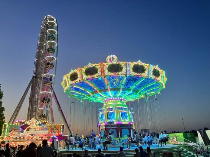 Mainzer Rheinfrühling startet: Zwei Wochen Kirmes am Rheinufer in Mainz – Zwei Feuerwerke zum Start und Abschluss