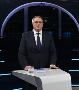 TV-Duell knapp zwei Wochen vor der Wahl: Ein versteinerter Ministerpräsident Alexander Schweitzer (SPD). - Foto: gik