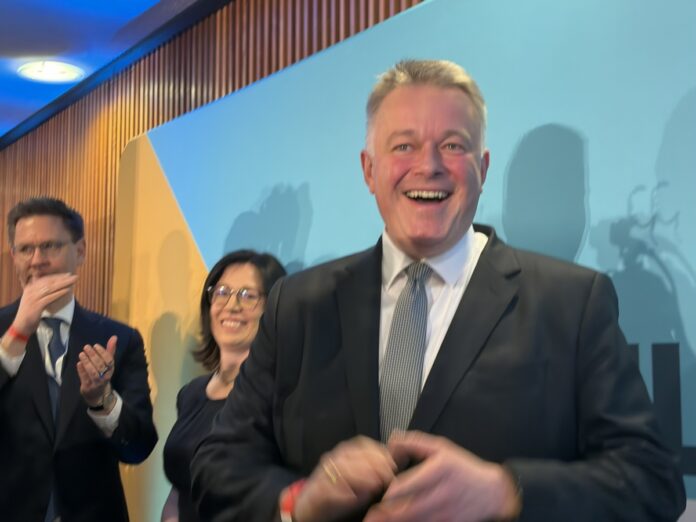 Mainz&-Analyse: Historischer Machtwechsel in Mainz – CDU siegt nach 35 Jahren, SPD in Schockstarre – Nur noch vier Parteien im Parlament