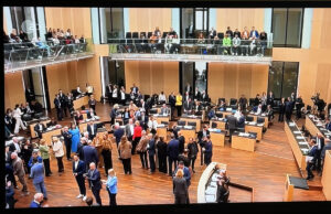Pleite für die Bundesregierung im Bundesrat: Die Länderkammer kippte am Freitag die 1000-Euro-Entlastungsprämie. - Video: Heute Journal, Screenshot: gik 