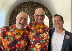 Das frisch getraute Paar Christoph und Armin mit OB Nino Haase (parteilos). - Foto: gik
