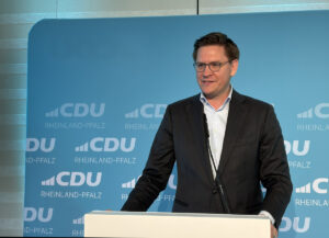 Einer der Architekten des Erfolges: CDU-Generalsekretär Jo Steiniger am Samstag auf dem kleinen Parteitag der CDU in Mainz-Finthen. - Foto gik