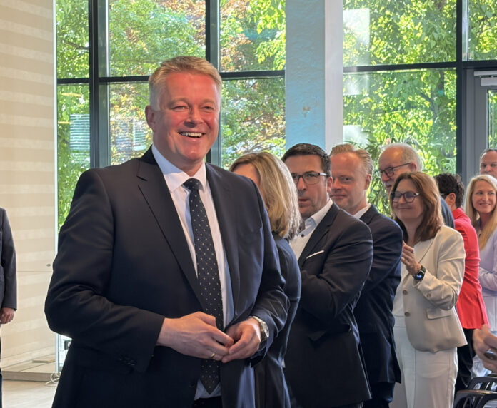 UPDATE& — CDU auf Parteitag in Mainz: Einstimmig für Koalitionsvertrag – Schnieder: „Beginn und Auftrag“ – SPD sagt auch Ja