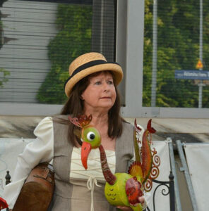 Marie-Luise Thüne 2025 in der antiken Komödie "Die Vögel". - Foto: gik