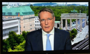 Seriös, eloquent, geradlinig: Noch-Ministerpräsident Alexander Schweitzer (SPD) am Freitagabend im "Heute Journal" - Alternative für Berlin? - Screenshot: gik