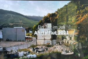 Die Dokumentation "Ein Tag im Juli" dokumentiert den Tag der Flutkatastrophe im Ahrtal 2021 hautnah und eindringlich. - Film: Loopfilm/ZDF, Screenshot: gik