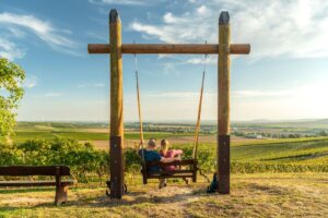 Chillen, Wandern, Genießen - Rheinhessen gilt als Top-Destination für Wein- und Genussfreunde. - Foto: Rheinhessen-Touristik, Dominik Kerz
