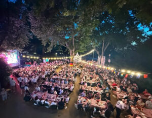 Public Viewing im Biergarten des Favorite Parkhotels - das findet nun auch diesen Montagabend statt. - Foto: Favorite 