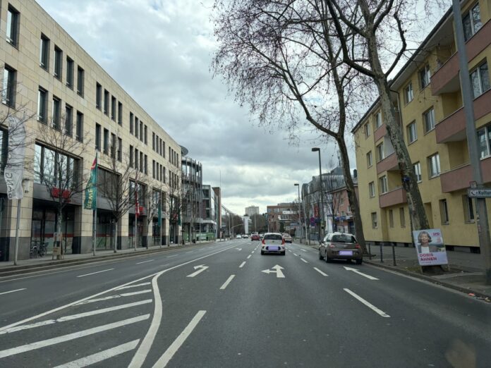 UPDATE& — Brand in der Tiefgarage von Fort Malakoff in Mainz: Pkw in Brand geraten – Gebäude musste evakuiert werden