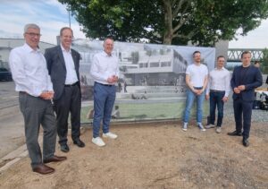 Vorstellung der neuen Betreiber der "Nordmole" Jan Appeltrath und Nils Rauer (rechts mit OB Nino Haase). - Foto: Zollhafen Mainz GmbH 