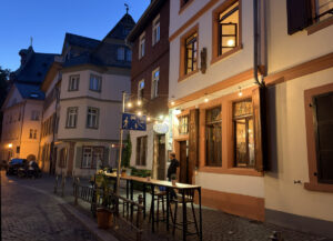 Der Beichtstuhl in der Kapuzinergasse in der Mainzer Altstadt. - Foto: gik