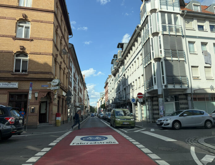 Verkehrschaos im Mainzer Bleichenviertel: Plötzlich Einbahnstraße – Scharfe Kritik an Steinkrügers „Verschiebebahnhof“ durch Modalfilter