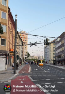 Video der Mainzer Mobilität von der ersten Straßenbahn in der Binger Straße - aussteigende Fahrgäste auf der Straßen inklusive. - Screenshot: gik