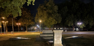 Mainz& exklusiv: Stadt Mainz leuchtet jede Nacht leeren Sockel der Mainzer Jupitersäule an – Rückkehr vorerst nicht geplant