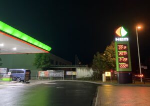 Tankstelle in Mainz-Weisenau Anfang Oktober 2026. - Foto: gik