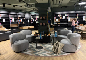 Leseecke im 1. OG: so wird die neue Thalia-Buchhandlung in Mainz. - Foto: gik