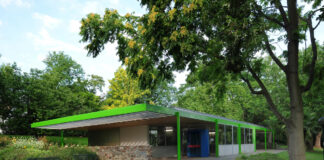 Vogelhaus im Stadtpark Mainz wegen Schimmelbefalls geschlossen – Vögel müssen ab November umziehen, Sanierung unklar